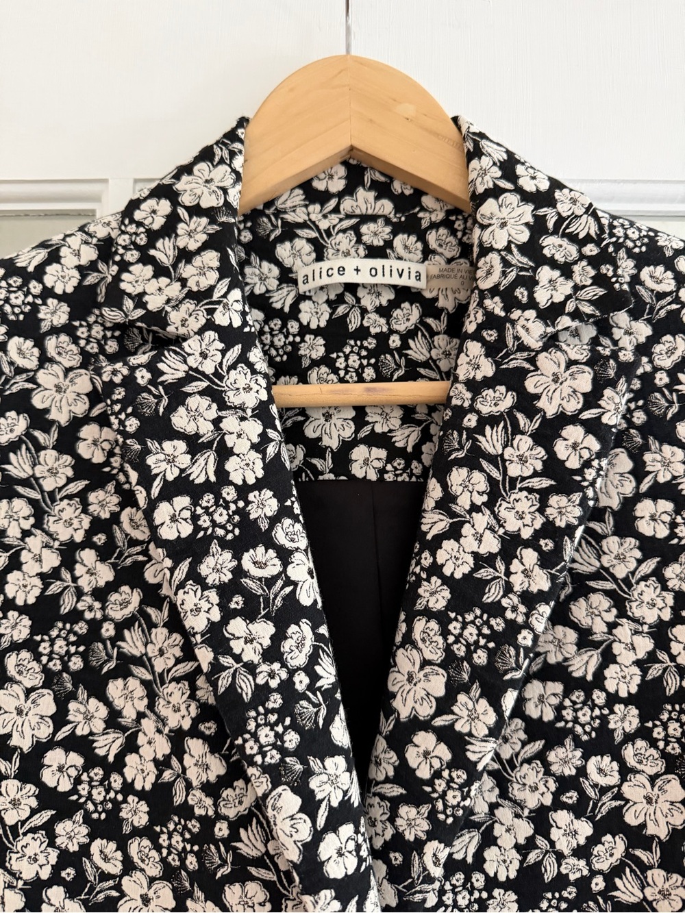 alice + olivia Black and White Floral Tailored Blazer